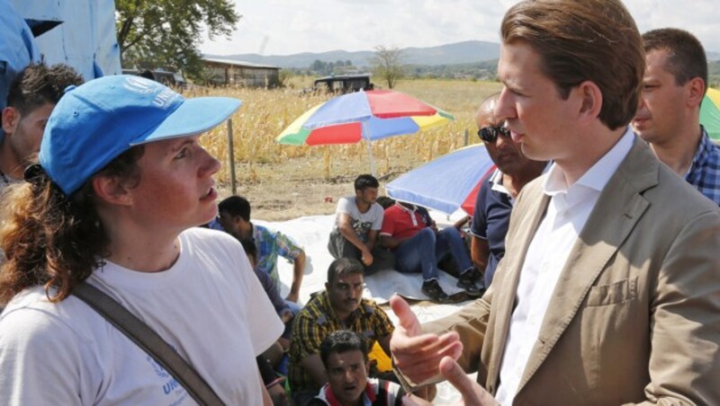 Kurz beim Lokalaugenschein in Mazedonien (Bild: APA/AUSSENMINISTERIUM/DRAGAN TATIC)