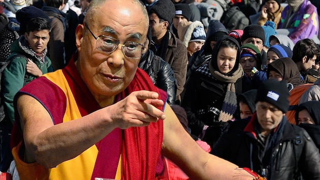 Der Dalai Lama hält eine Begrenzung der Flüchtlingsströme nach Europa für notwendig. (Bild: AP)