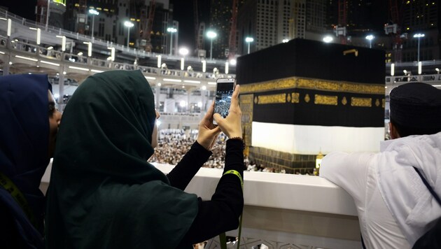 Muslime bei der Kaaba in Mekka, dem zentralen Heiligtum des Islam (Bild: AFP)