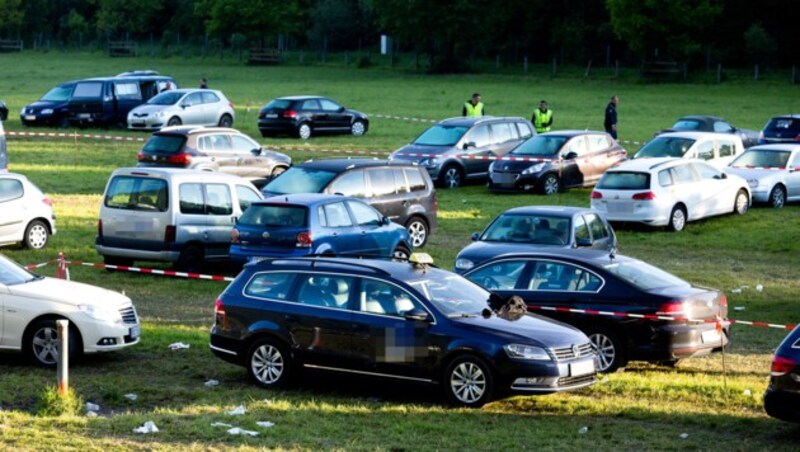 Der Parkplatz vor dem Festgelände (Bild: APA/DIETMAR MATHIS FOTOGRAFIE)