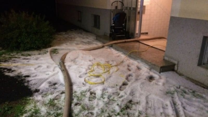 Unwetter im burgenländischen Oberwart (Bild: APA/STADTFEUERWEHR OBERWART)