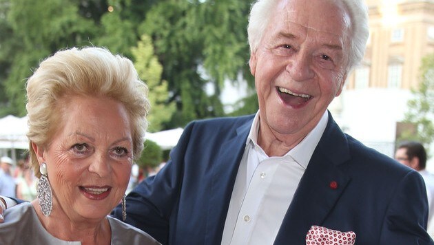 Harald Serafin mit seiner Ehefrau Ingeborg (Bild: APA/FRANZ NEUMAYR)