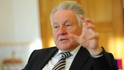 Alt-Landeshauptmann Josef Pühringer fungiert als Obmann sowohl der Partei-Senioren als auch des Vereins. (Bild: Markus Wenzel)