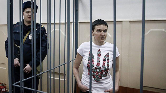Nadija Sawtschenko soll für den Tod zweier Journalisten verantwortlich sein. (Bild: APA/EPA/Yuri Kochetkov)