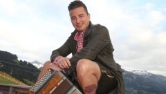 Er machte die "Knopferl" für viele Junge wieder attraktiv: Andreas Gabalier (Bild: Sepp Pail)