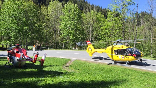 Sowohl der Hubschrauber C11 als auch RK1 mussten zum Motorradunfall am Seebergsattel ausrücken. (Bild: Walter Pürcher)