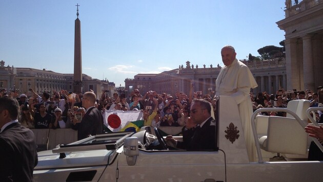 Mehr als 50.000 Pilger jubelten bei der General-Audienz am 4. Mai Papst Franziskus in Rom zu. (Bild: Karl Mark)