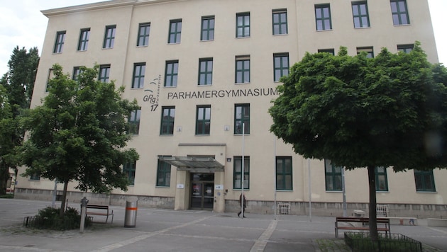 In diesem Gymnasium in Wien-Hernals tauchte der Folder auf. (Bild: Andi Schiel)