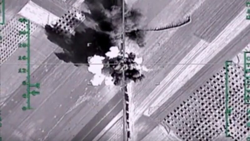 Ein russischer Luftschlag in der Nähe von Aleppo (Bild: ASSOCIATED PRESS)