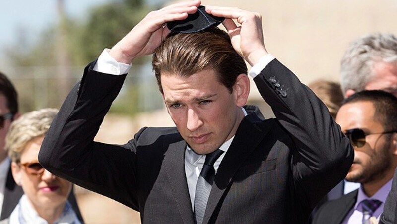 Sebastian Kurz mit Kippa bei einer früheren Israel-Reise (Bild: APA/EPA/Abir Sultan)