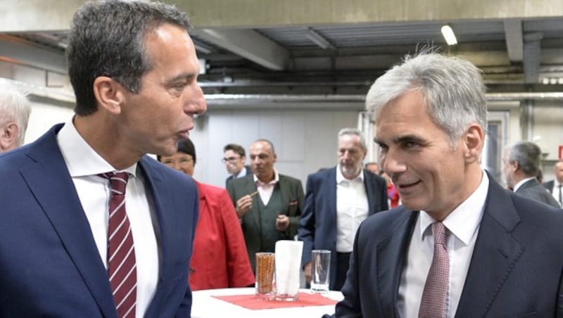 Christian Kern (li.) folgt Werner Faymann wohl als Bundeskanzler nach. (Bild: APA/HERBERT NEUBAUER)