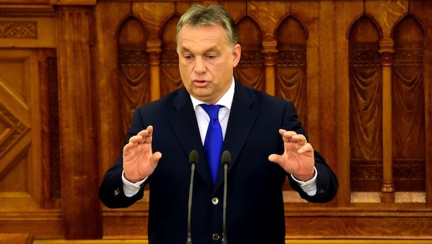 Ungarns Ministerpräsident Orban sieht Strafzahlungen als "Schlag in die Magengrube". (Bild: APA/AFP/ATTILA KISBENEDEK)