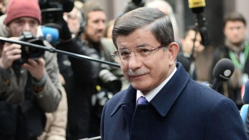 Ahmet Davutoglu (Bild: APA/AFP/POOL/STEPHANE DE SAKUTIN)