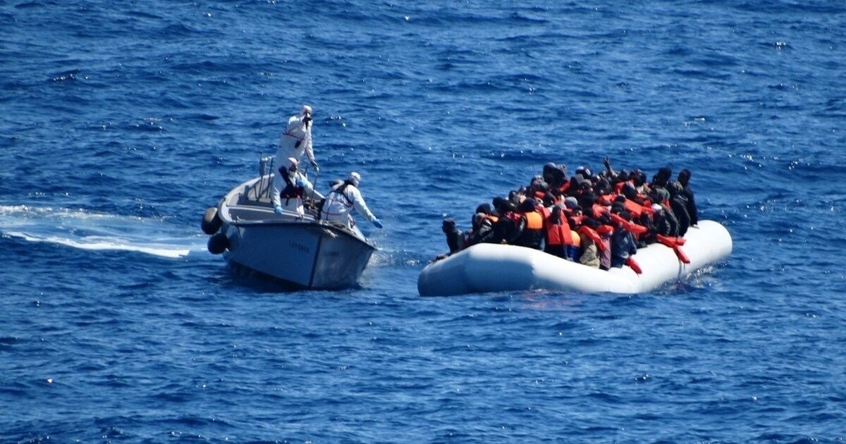 Drama Im Mittelmeer - Hunderte Flüchtlinge Bei Bootsunglück Ertrunken ...