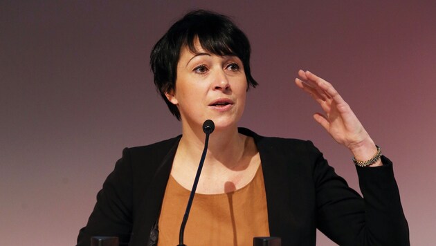 Habe die Ehre: Martina Schröck wird sich aus der Politik zurückziehen. (Bild: Krone)