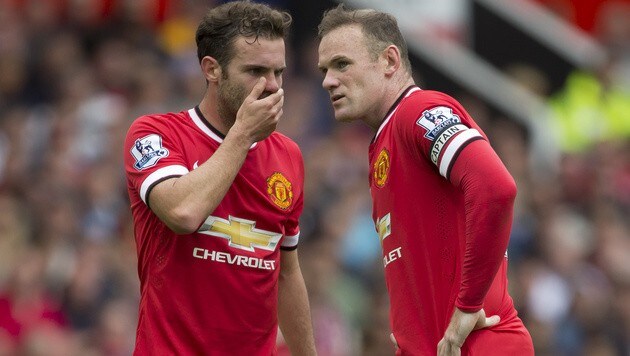 Ratos: Die ManU-Spieler Juan Mata (links) und Wayne Rooney grübeln. (Bild: AP)