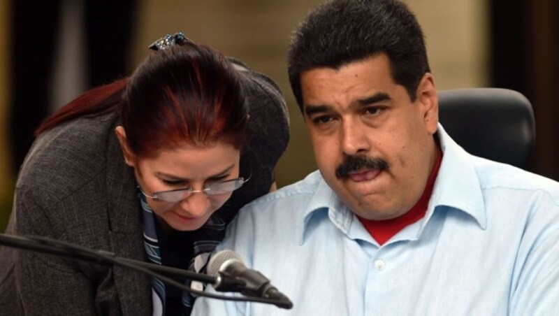 Präsident Maduro macht sich mit seinen jüngsten Maßnahmen gegen die Wirtschaftskrise nicht beliebt. (Bild: APA/AFP/JUAN BARRETO)