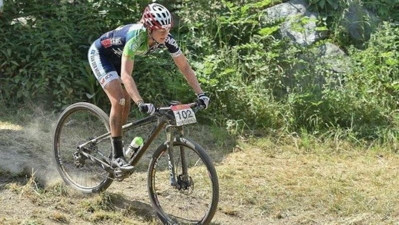 Mountainbikerin Lisa Mitterbauer aus Seeham - trotz sie dem Virus, ist Olympia noch drin. (Bild: Harald Dostal)