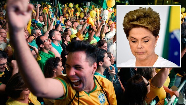 Regierungsgegner freuen sich über die Entscheidung des Unterhauses in der Affäre Rousseff. (Bild: ASSOCIATED PRESS, APA/AFP/EVARISTO SA)