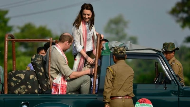 Prinz William und seine Frau Kate auf Safari im indischen Kaziranga-Nationalpark. (Bild: EPA)