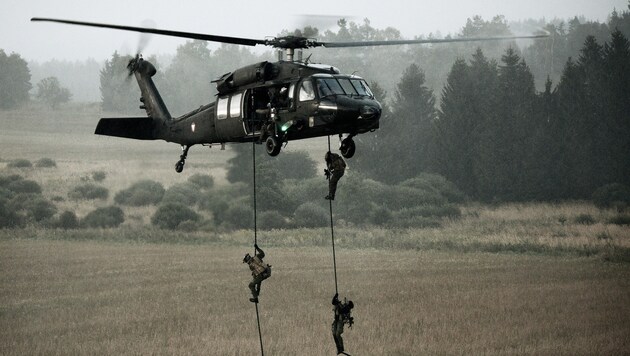 Das Bundesheer fordert auch mehr "Black Hawk"-Helikopter für dringende Anti-Terror-Einsätze. (Bild: KOMMANDO LUFTUNTERSTÜTZUNG)
