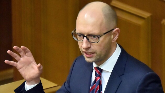 Premier Jazenjuk macht den Weg frei für eine neue ukrainische Regierung. (Bild: APA/AFP/SERGEI SUPINSKY)