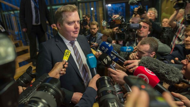 Sigmundur David Gunnlaugsson tritt als isländischer Premier zurück. (Bild: APA/AFP/HALLDOR KOLBEINS)
