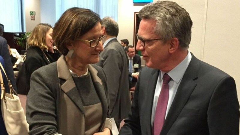 Johanna Mikl-Leitner mit Thomas de Maiziere (Bild: Herrmann Muhr/BMI)