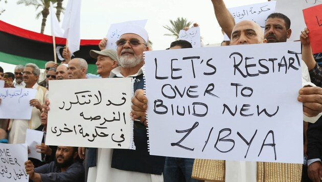 Anhänger der Einheitsregierung in Tripolis hoffen auf einen Neustart. (Bild: AFP)