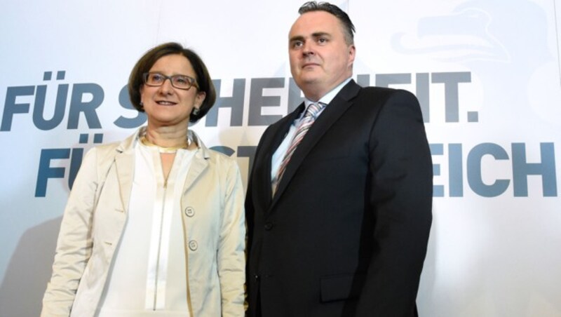 Johanna Mikl-Leitner und Hans Peter Doskozil (Bild: APA/HELMUT FOHRINGER)