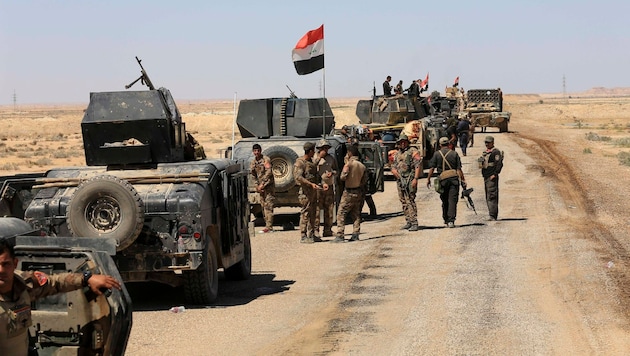 Irakische Einheiten im Kampf gegen den IS (Bild: Associated Press)