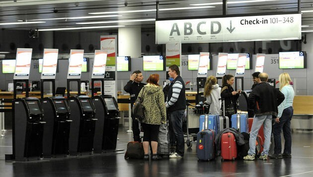 Zuletzt häuften sich die Drogenfunde der Polizei am Wiener Flughafen. (Bild: APA/HELMUT FOHRINGER (Symbolbild))
