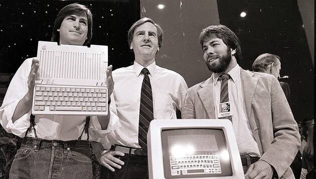 Steve Jobs, John Sculley, Steve Wozniak (Bild: AP)