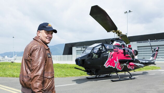 Wird sein Können zeigen: Helikopter Freestyle-Weltmeister Siegfried Schwarz von den "Flying Bulls". (Bild: flyingbulls.at)