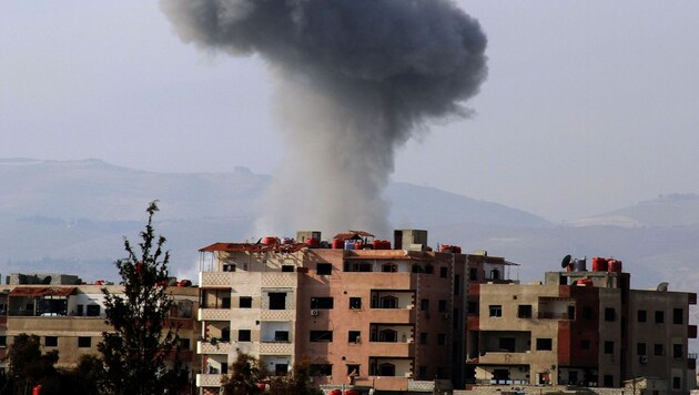 Die Stadt Daraya unter Beschuss des IS (Bild: AFP/picturedesk.com/Fadi Dirani)