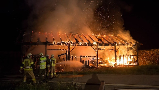 Lichterloh brannte im Vorjahr in Nikolsdorf ein Heuschuppen nieder. (Bild: Brunner Images/Philipp Brunner)