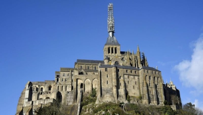 Das Kloster gilt als eine wichtige Touristenattraktion in Nordfrankreich. (Bild: APA/AFP/DAMIEN MEYER)