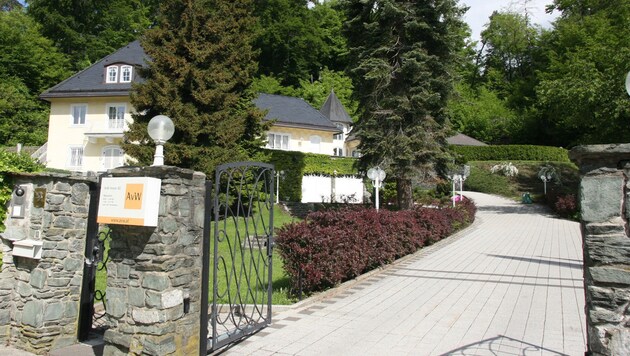 Einst wohnte die AvW-Familie in dieser Villa in Krumpendorf. (Bild: Kronen Zeitung)