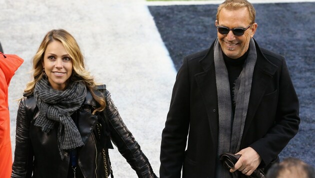 Kevin Costner und Ehefrau Christine Baumgartner (Bild: AFP)