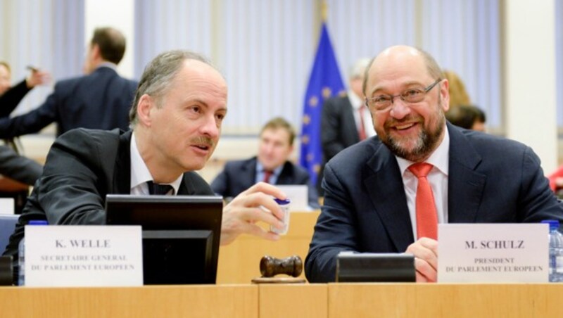 Klaus Welle (links) und Martin Schulz, der Präsident des Europäischen Parlaments (Bild: European Union 2015, Source : EP)