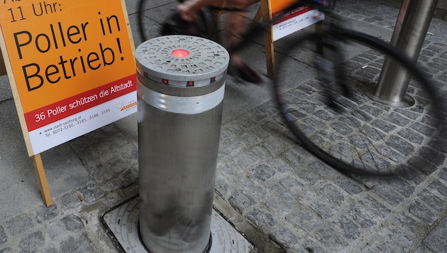 Beweglicher Poller in der Salzburger Altstadt. (Bild: APA/BARBARA GINDL)