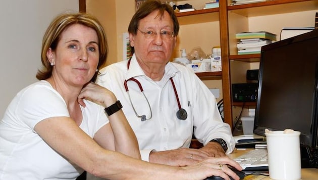 Die Hausarzt-Praxis als Familienbetrieb: Dr. Gösta Maier mit seiner Frau Petra (Bild: Gerhard Schiel)