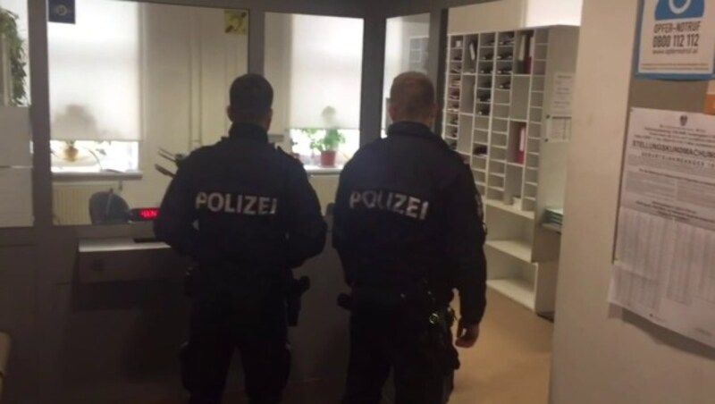 In diese Polizeistation kam der Schwerverletzte. (Bild: Andi Schiel)