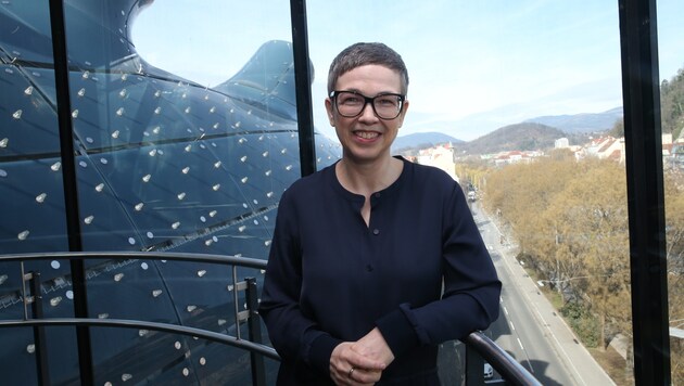 Barbara Steiner übernimmt ab 1. Juli für vorerst drei Jahre die Leitung des Grazer Kunsthauses (Bild: KRONEN ZEITUNG/Jürgen Radspieler)