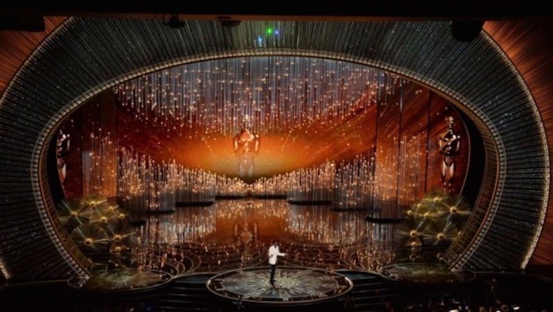 Die Oscarbühne im Kodak Theatre (Bild: APA/AFP/MARK RALSTON)