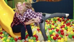 Breite Unterstützung erhält Jungmutter Susi Hager, die sich für einen Indoor-Spielplatz einsetzt (Bild: Copyright:www.mein-klagenfurt.at - Foto Sonya)