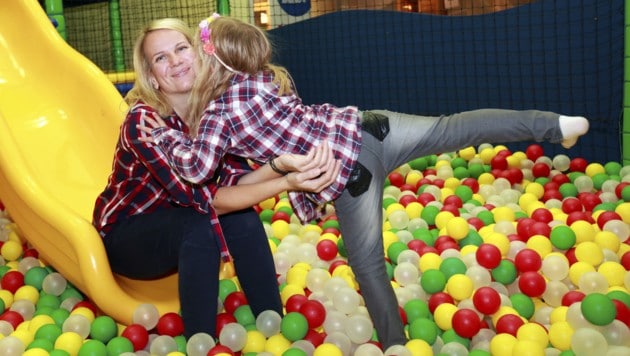 Breite Unterstützung erhält Jungmutter Susi Hager, die sich für einen Indoor-Spielplatz einsetzt (Bild: Copyright:www.mein-klagenfurt.at - Foto Sonya)