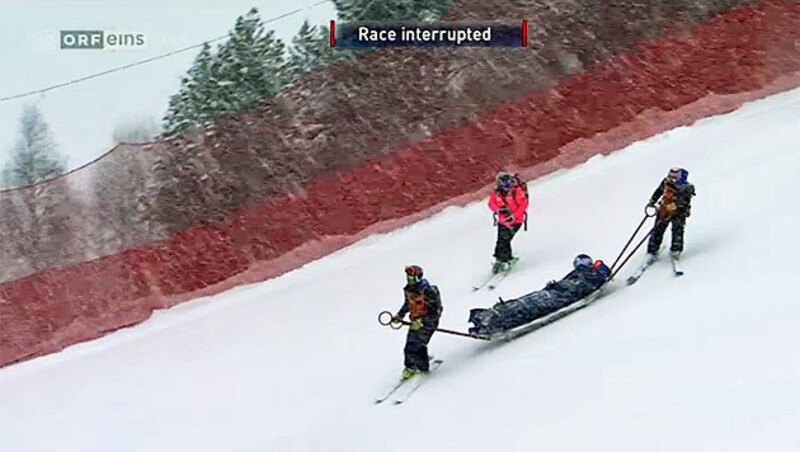 Hier wird Lindsey Vonn abtransportiert. (Bild: Screenshot ORF)