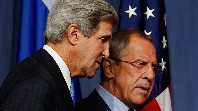 US-Außenminister John Kerry und sein russischer Amtskollege Sergej Lawrow (Bild: AP)