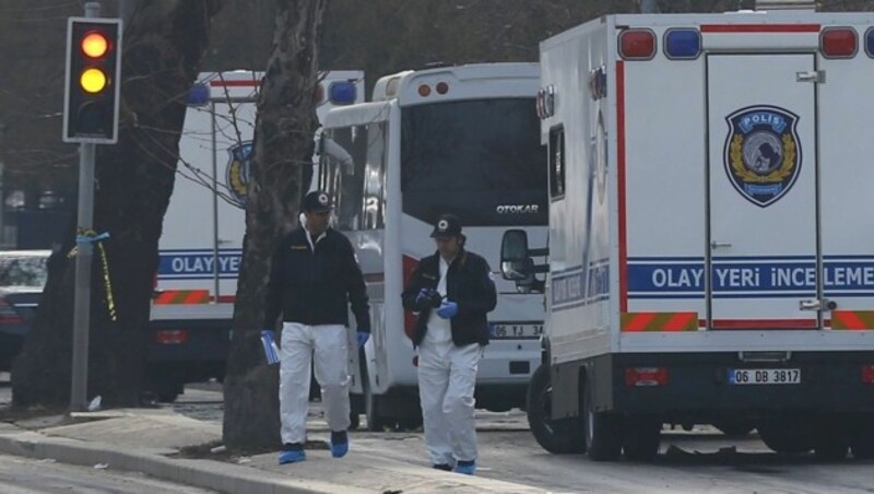 Spurensicherung nach dem Anschlag in Ankara (Bild: APA/AFP/ADEM ALTAN)